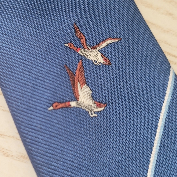 SIMPSONS HUNT CLUB Vintage Blue Necktie with Two Flying Loons - Picture 7 of 8